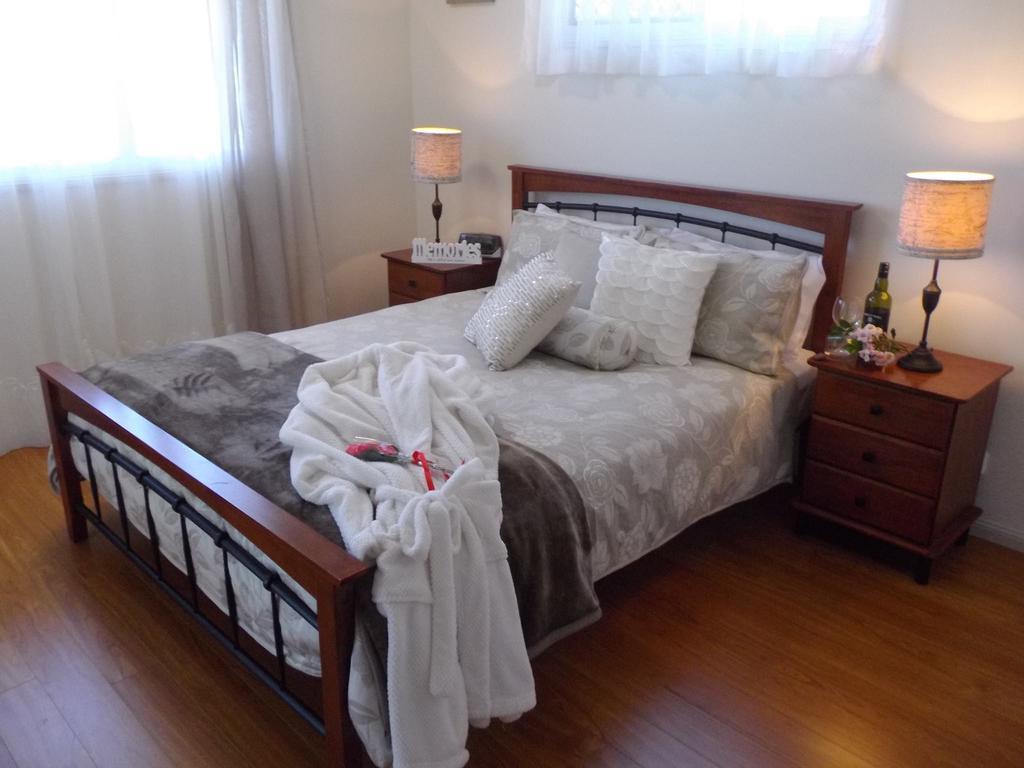 Tinaroo Sunset Retreat Bed & Breakfast Barrine Exterior photo